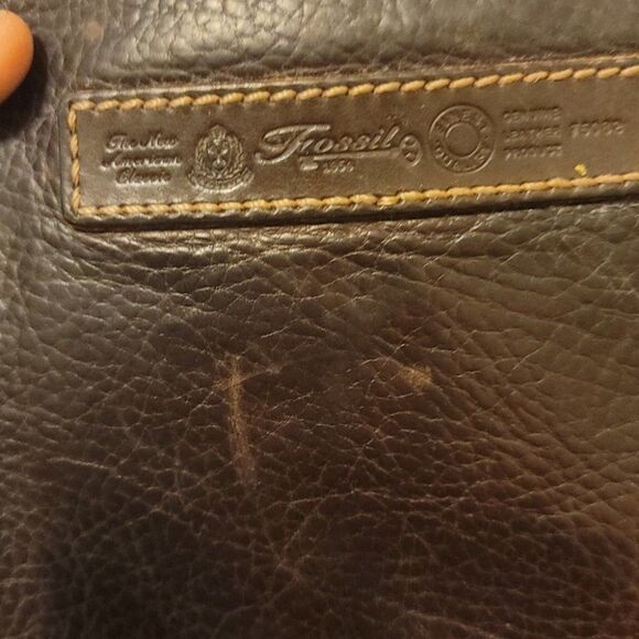 Fossil vintage crossbody leather organizer. - Picture 4 of 11